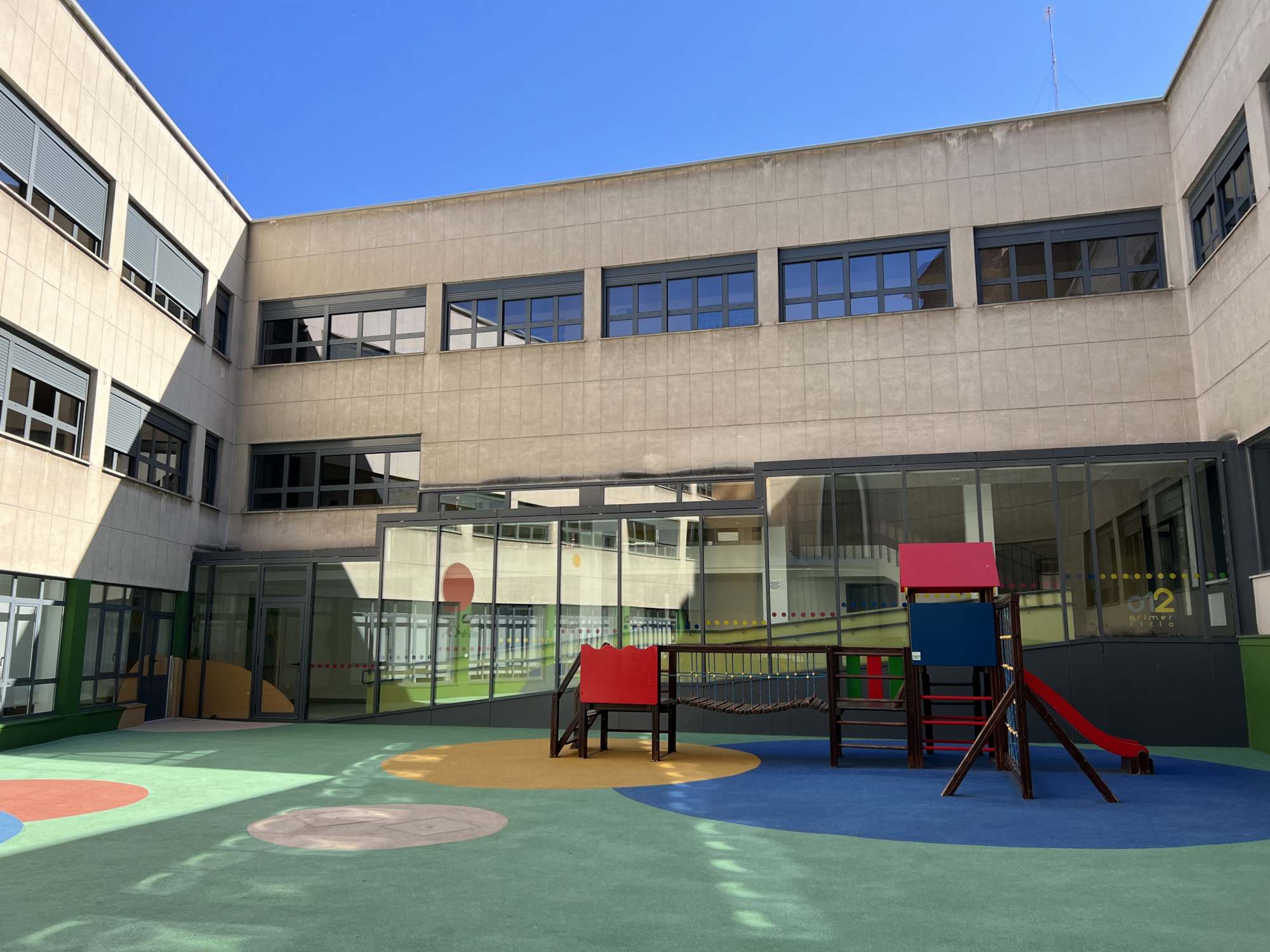 instalaciones_patio_infantil.jpg